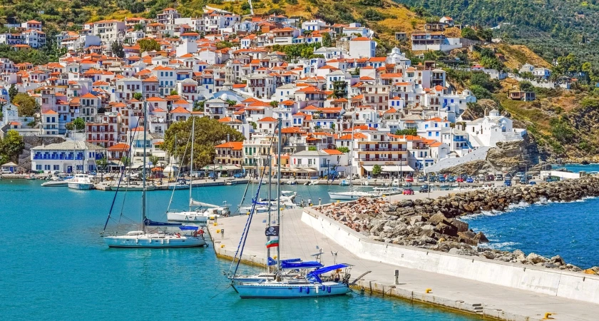 port and boats