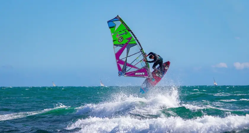 windsurfing